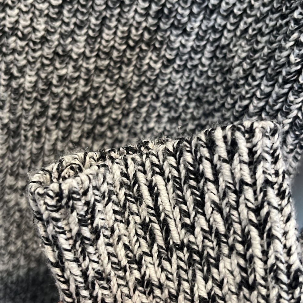Turtle-Neck Sweater - Picture 6 of 6